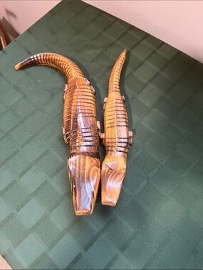 2 Vinyage Articulated wood carved alligators